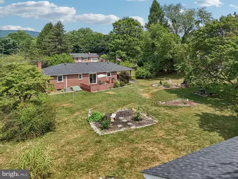 View/Area - 6605 Cherry Hill Dr, Frederick, MD 21702 photo 7 of 8