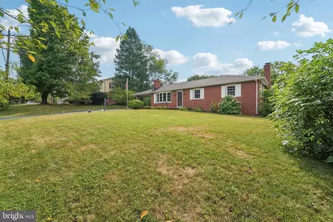 Exterior - 6605 Cherry Hill Dr, Frederick, MD 21702 photo 2 of 13