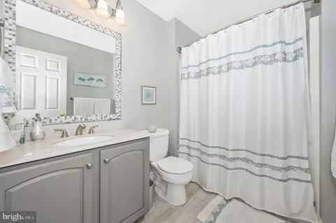Bath - 6761 Covenant Ct, Frederick, MD 21702 photo 4 of 5