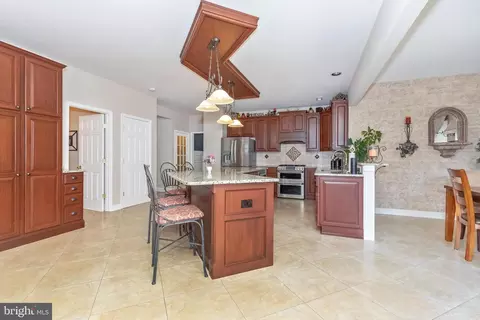 Kitchen - 6761 Covenant Ct, Frederick, MD 21702 photo 4 of 7