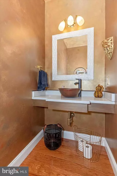 Bath - 6761 Covenant Ct, Frederick, MD 21702 photo 1 of 5