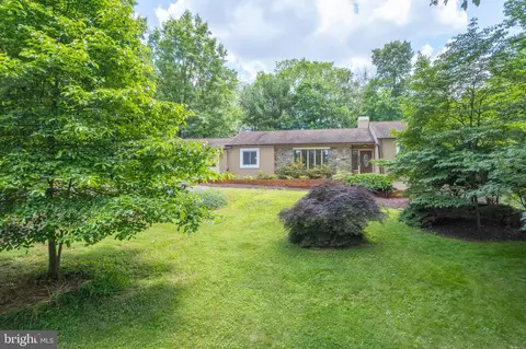 2711 Hillside Ct, Ijamsville, MD 21754