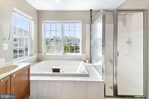Bath - 6581 Duncan Pl, Frederick, MD 21703 photo 3 of 4
