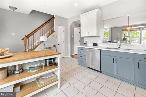Kitchen - 6581 Duncan Pl, Frederick, MD 21703 photo 4 of 5