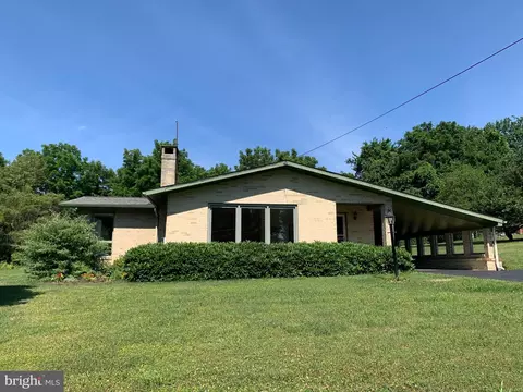 7030 Rock Creek Dr, Frederick, MD 21702