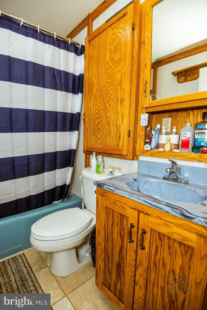 Bath - 422 Burck St, Frederick, MD 21701 photo 3 of 3
