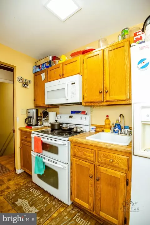 Kitchen - 422 Burck St, Frederick, MD 21701 photo 2 of 2