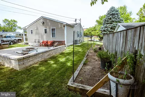 Exterior - 422 Burck St, Frederick, MD 21701 photo 5 of 9