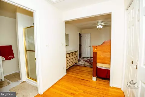 Entry Way - 422 Burck St, Frederick, MD 21701 photo 2 of 2