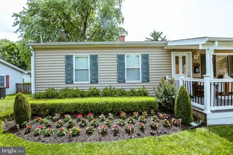 Exterior - 422 Burck St, Frederick, MD 21701 photo 3 of 9