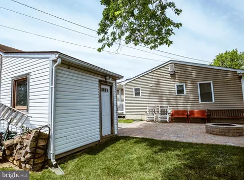 Exterior - 422 Burck St, Frederick, MD 21701 photo 7 of 9