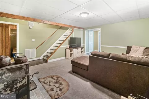 Entry Way - 7804 Horseshoe Ct, Frederick, MD 21701 photo 8 of 11