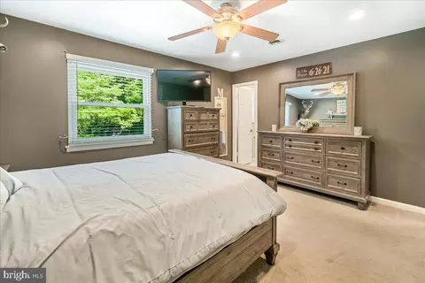 Bedroom - 7804 Horseshoe Ct, Frederick, MD 21701 photo 4 of 4