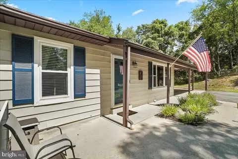 Exterior - 7804 Horseshoe Ct, Frederick, MD 21701 photo 3 of 16