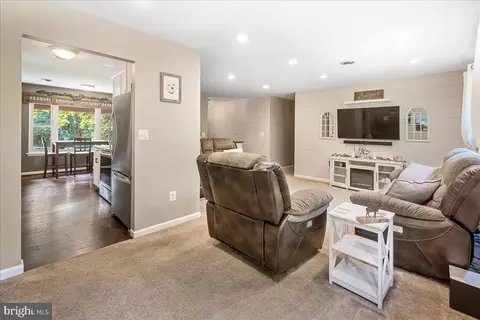 Entry Way - 7804 Horseshoe Ct, Frederick, MD 21701 photo 5 of 11