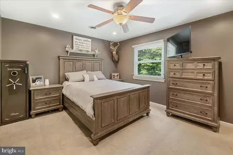 Bedroom - 7804 Horseshoe Ct, Frederick, MD 21701 photo 3 of 4