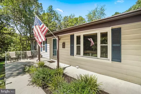 Exterior - 7804 Horseshoe Ct, Frederick, MD 21701 photo 2 of 16