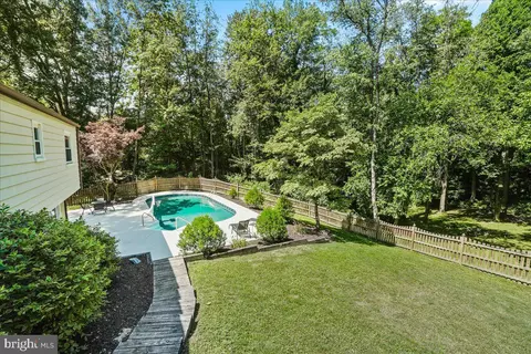 Exterior - 7804 Horseshoe Ct, Frederick, MD 21701 photo 6 of 16