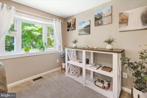 Entry Way - 7804 Horseshoe Ct, Frederick, MD 21701 photo 4 of 11