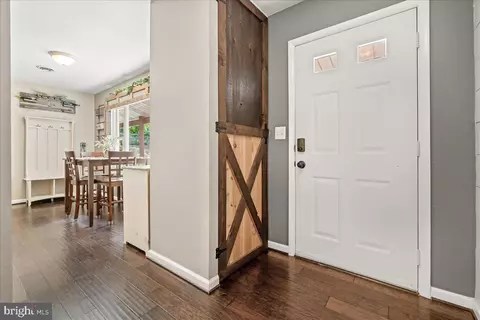 Entry Way - 7804 Horseshoe Ct, Frederick, MD 21701 photo 10 of 11
