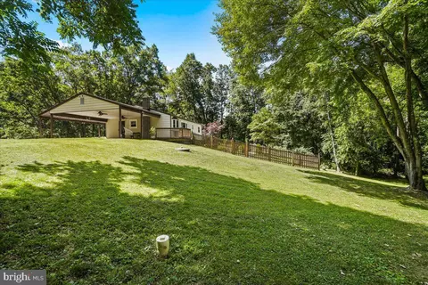 Exterior - 7804 Horseshoe Ct, Frederick, MD 21701 photo 15 of 16