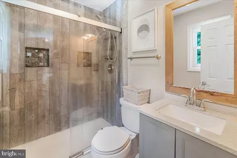 Bath - 7804 Horseshoe Ct, Frederick, MD 21701 photo 1 of 3