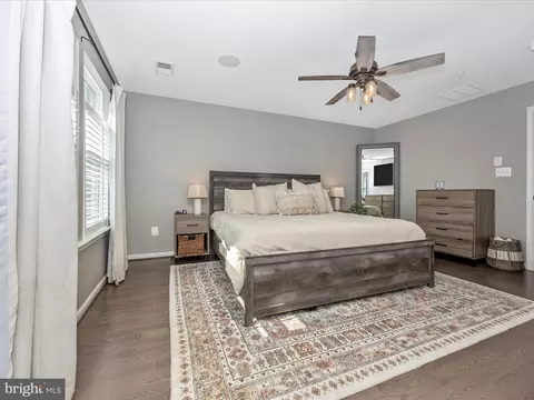 Bedroom - 5915 Shepherd Ln, Frederick, MD 21704 photo 3 of 7