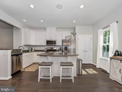 Kitchen - 5915 Shepherd Ln, Frederick, MD 21704 photo 5 of 8