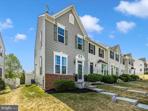 Exterior - 5915 Shepherd Ln, Frederick, MD 21704 photo 3 of 10