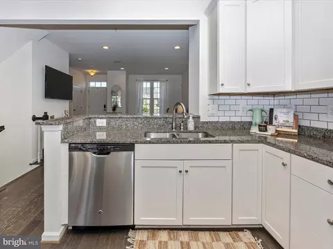 Kitchen - 5915 Shepherd Ln, Frederick, MD 21704 photo 3 of 8