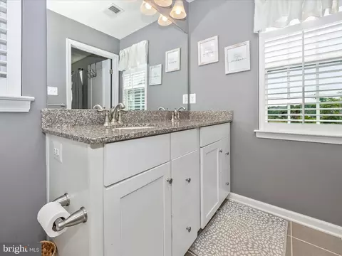 Bath - 5915 Shepherd Ln, Frederick, MD 21704 photo 2 of 5