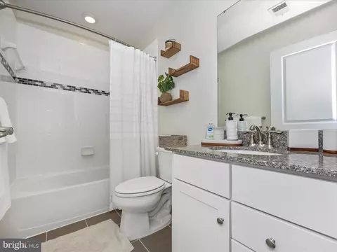 Bath - 5915 Shepherd Ln, Frederick, MD 21704 photo 3 of 5
