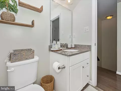 Bath - 5915 Shepherd Ln, Frederick, MD 21704 photo 4 of 5