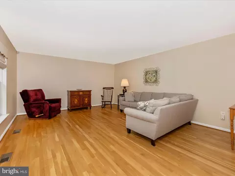 Living - 2408 Steepleview Ct, Frederick, MD 21702 photo 4 of 6