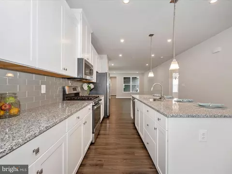 Entry Way - 1611 Trotter St, Frederick, MD 21702 photo 4 of 6