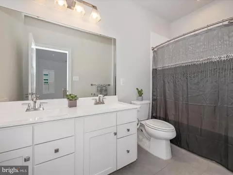 Bath - 1611 Trotter St, Frederick, MD 21702 photo 4 of 5