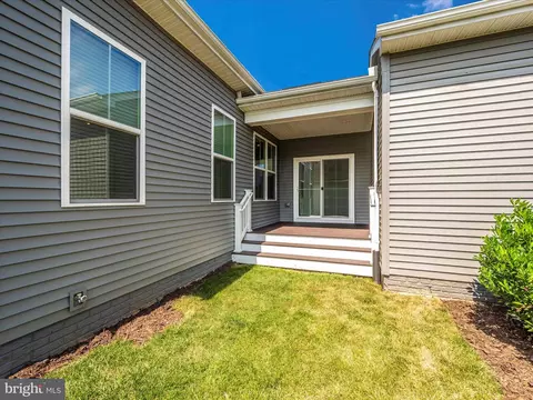 Exterior - 1611 Trotter St, Frederick, MD 21702 photo 5 of 13