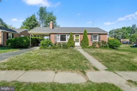 Exterior - 921 Cherokee Trl, Frederick, MD 21701 photo 2 of 17