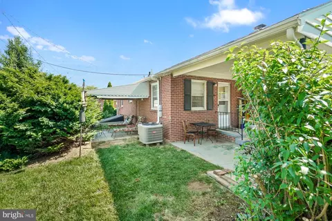 Exterior - 921 Cherokee Trl, Frederick, MD 21701 photo 12 of 17