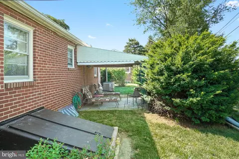 Exterior - 921 Cherokee Trl, Frederick, MD 21701 photo 7 of 17