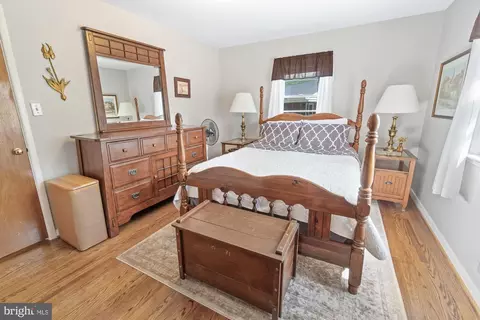 Bedroom - 921 Cherokee Trl, Frederick, MD 21701 photo 2 of 2