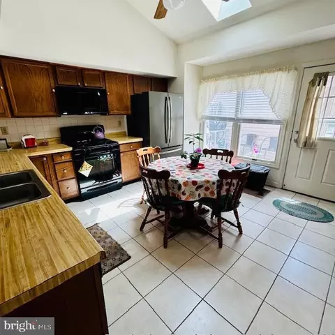 109 Charleston Ln, Frederick, MD 21702 photo 9