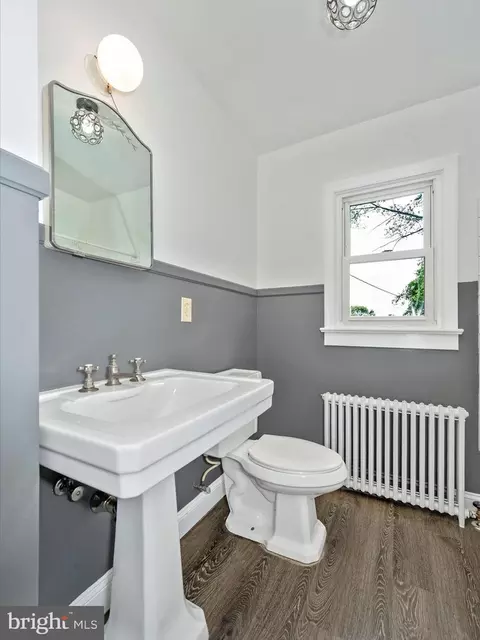 Bath - 12 E 14th St, Frederick, MD 21701 photo 3 of 4