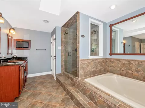 Bath - 9014 Spring Meadow Cir, Frederick, MD 21701 photo 7 of 12