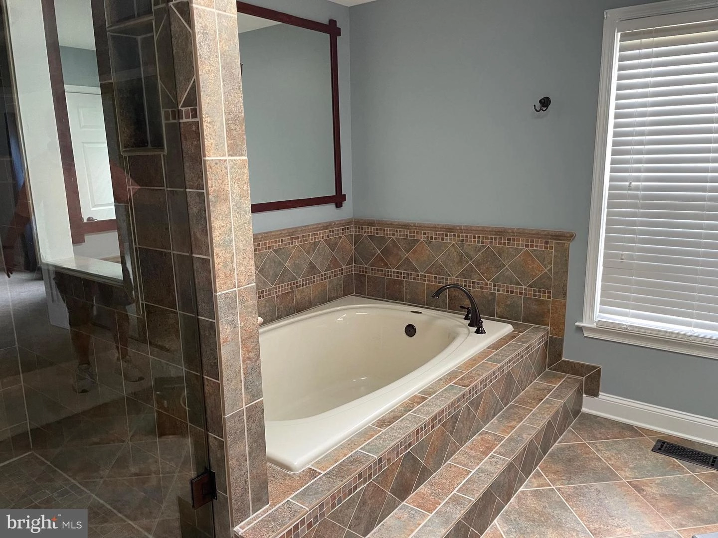 Bath - 9014 Spring Meadow Cir, Frederick, MD 21701 photo 2 of 12