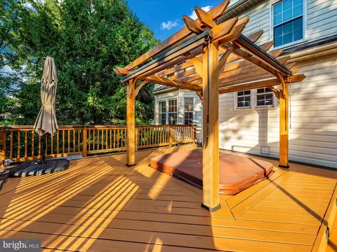 Exterior - 9014 Spring Meadow Cir, Frederick, MD 21701 photo 14 of 26