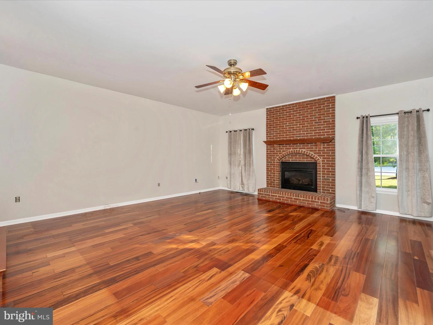 Living - 9014 Spring Meadow Cir, Frederick, MD 21701 photo 10 of 12