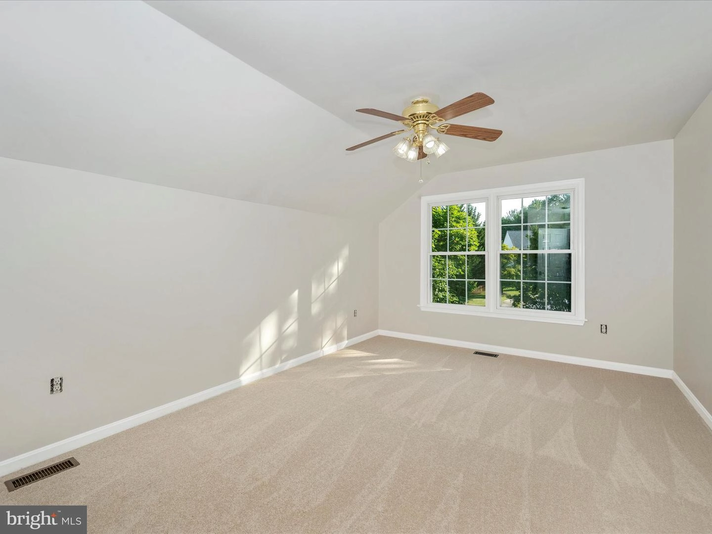 Bedroom - 9014 Spring Meadow Cir, Frederick, MD 21701 photo 6 of 7