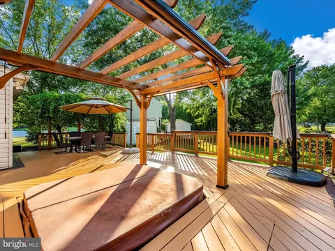 Exterior - 9014 Spring Meadow Cir, Frederick, MD 21701 photo 16 of 26