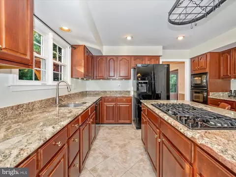 Kitchen - 9014 Spring Meadow Cir, Frederick, MD 21701 photo 3 of 4
